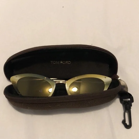 ✨HP✨ TOM FORD CAT EYE SUNGLASSES - Picture 9 of 14